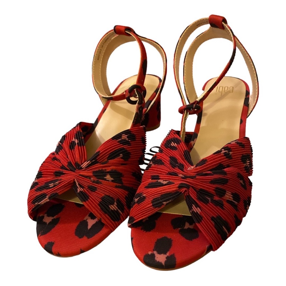 New in the box Cabi kitten heels floral pattern ankle straps